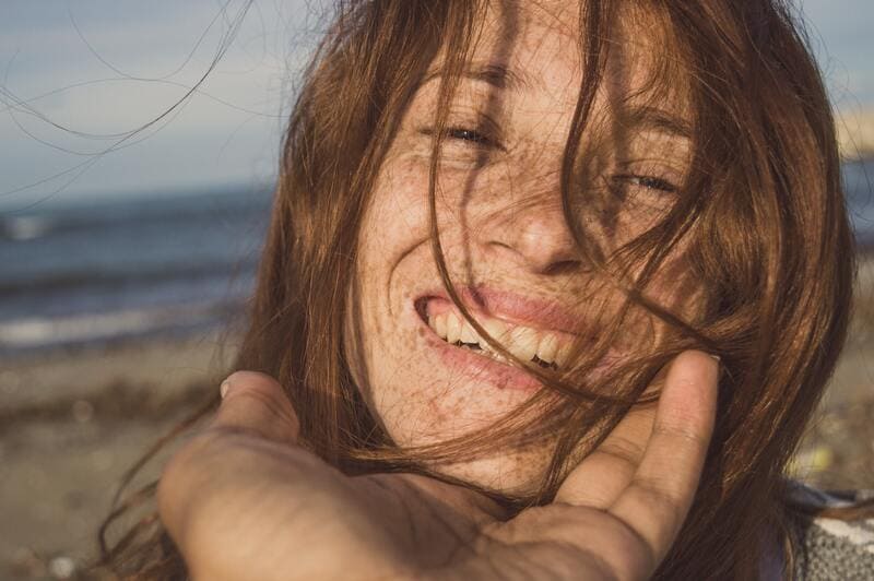 Femme souriante