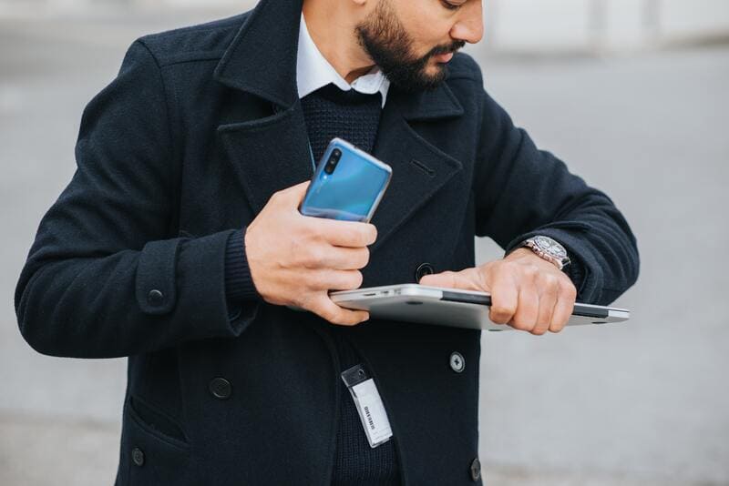 Homme d'affaire à la recherche de l'amour