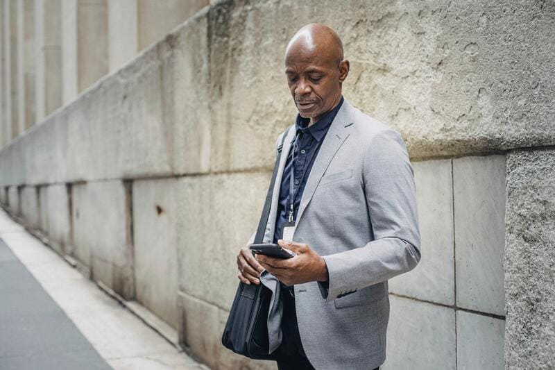 Homme âgé de plus de 50 ans