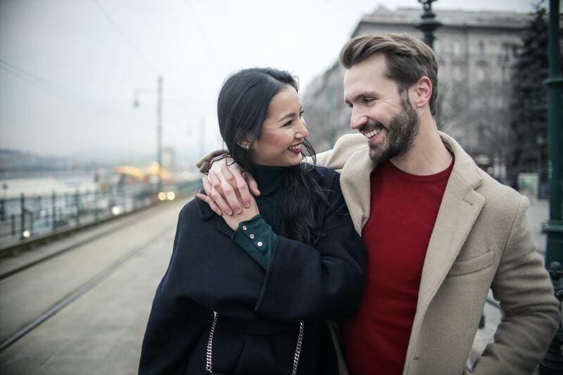Couple souriant